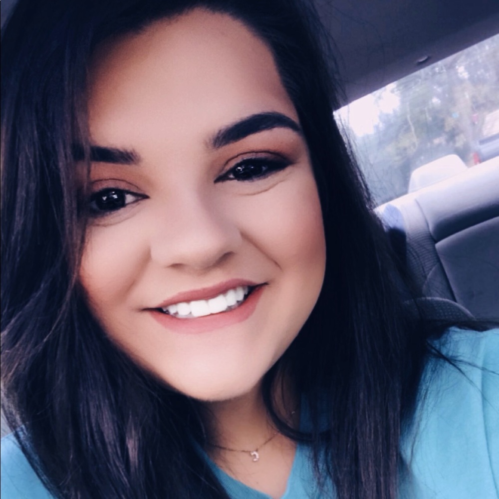 Meet your Posher, Carlie